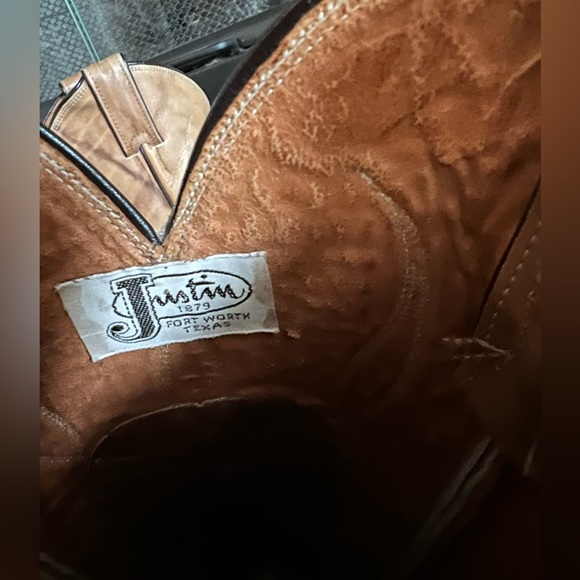 Justin boots western style size 6 but more like size 5.5 - Picture 3 of 7